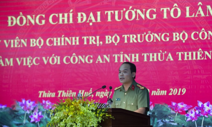 13.ĐĐại tá Nguyễn Quốc Đoàn, Giám đốc Công an tỉnh báo cáo tình hình ANTT tại buổi làm việc.