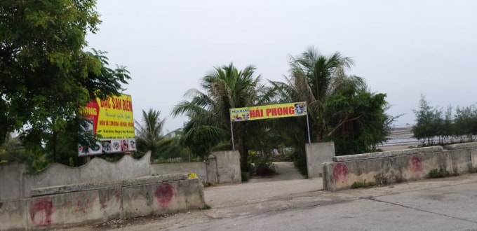 Hành lang ven đê bị chủ nhà hàng Hải Phong ngang nhiên san lấp mặt bằng vi phạm pháp luật nghiêm trọng