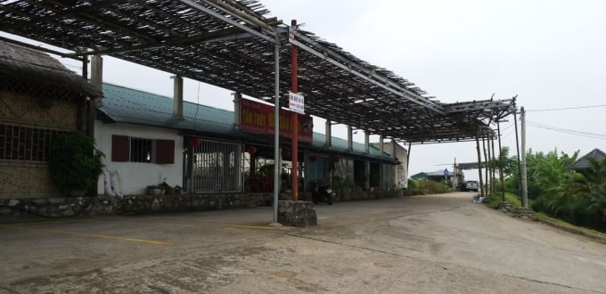 Công trình nhà hàng Tần Thủy xây dựng kiên cố trên hành lang mái đê