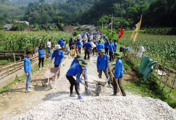 Xây dựng nông thôn mới cần có giải pháp để phát huy vai trò chủ thể, tự nguyện của người dân trong xây dựng nông thôn mới, không huy động quá sức dân. Ảnh: internet
