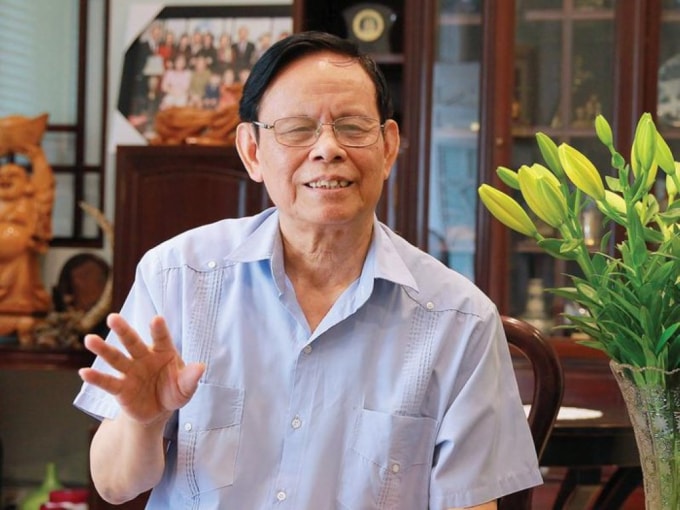 PGS.TS, Nhà báo Nguyễn Hồng Vinh.