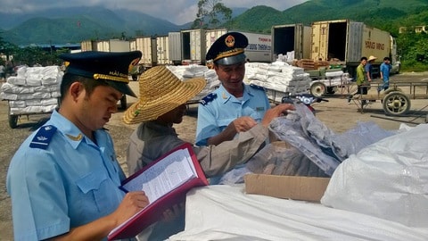 Pháp luật về xuất xứ hàng hóa hiện nay còn chưa thật cụ thể, chưa bao quát được đẩy đủ các trường hợp, chế tài xử phạt còn nhẹ, chưa đủ sức răn đe. (Ảnh minh họa)