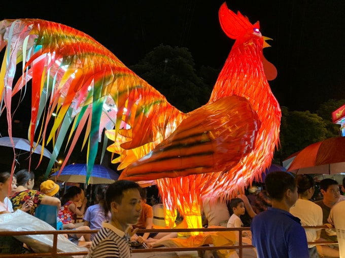 Những mô hình đèn Trung thu đặc sắc tham dự Lễ hội Thành Tuyên 2019. Ảnh Thủy Tiên