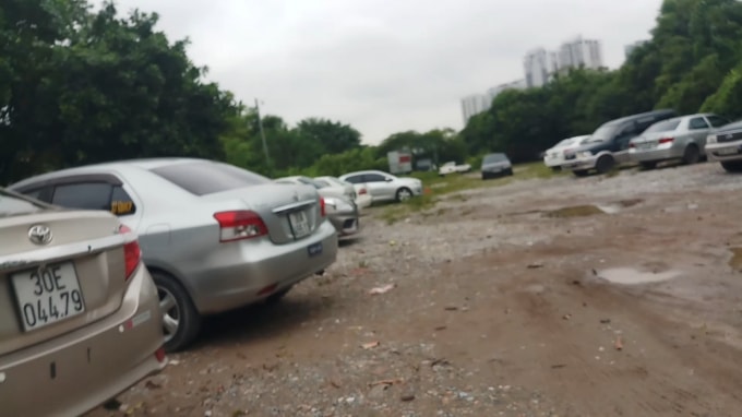 Bãi tập lái xe không phép trên nằm trong phần đất dự án thuộc Tây Hồ Tây có diện tích khoảng 1000m2.