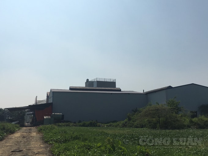 Nhà xưởng quy mô hàng trăm mét vuông tại khu vực đồng Bùi, xã Hữu Bằng.