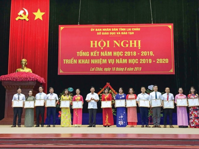 Hội nghị tổng kết năm học 2018 - 2019 và triển khai nhiệm vụ năm học 2019 - 2020 của Sở GD&ĐT Lai Châu.