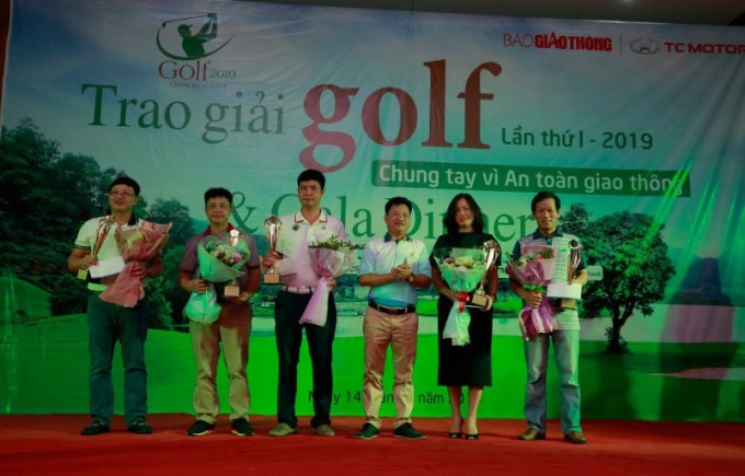 BTC trao giải kỹ thuật cho các golfer.