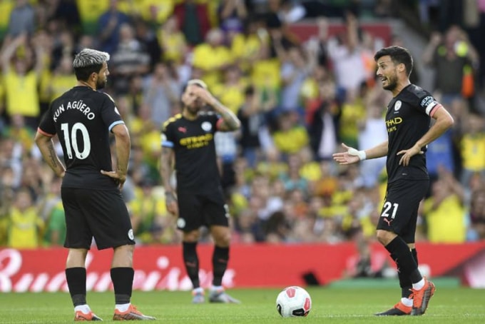 Kun Aguero và các đồng đội có trận đấu đáng quên tại Carrow Road.