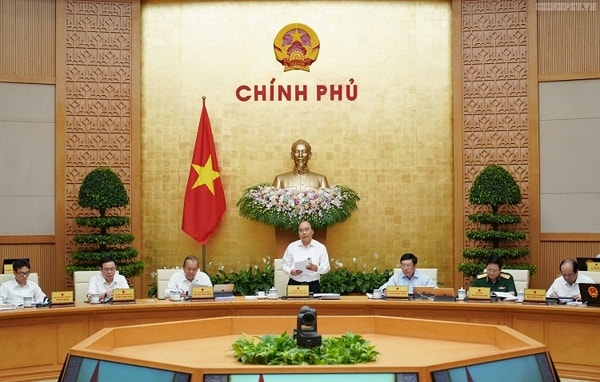 Thủ tướng Nguyễn Xuân Phúc chủ trì phiên họp thường kỳ tháng 8/2019 của Chính phủ. Ảnh: VGP