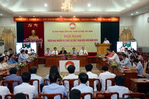 Hội nghị truyền hình trực tuyến và triển khai nhiệm vụ trọng tâm công tác Mặt trận năm 2019