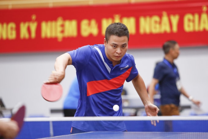 VĐV Trần Quang Hòa - Liên Chi hội Nhà báo Nhà báo Bộ Công an tham dự Giải bóng bàn Cúp Hội Nhà báo Việt Nam lần thứ XII – năm 2018 vô địch nội dung Đơn nam dưới 45 tuổi. Ảnh: PV