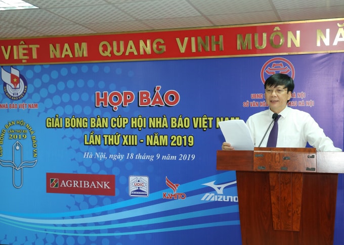 Đồng chí Hồ Quang Lợi - Phó Chủ tịch Thường trực Hội Nhà báo Việt Nam, Phó Trưởng Ban Thường trực Ban chỉ đạo, Trưởng Ban Tổ chức Giải chỉ đạo các phiên họp. Ảnh: Sơn Hải.