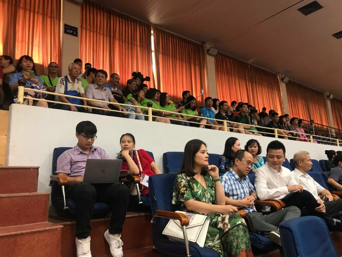 Sự hiện diện của các khán giả đến Nhà thi đấu Trịnh Hoài Đức sẽ là nguồn cổ vũ tinh thần to lớn cho các vận động viên hào hứng thi đấu.