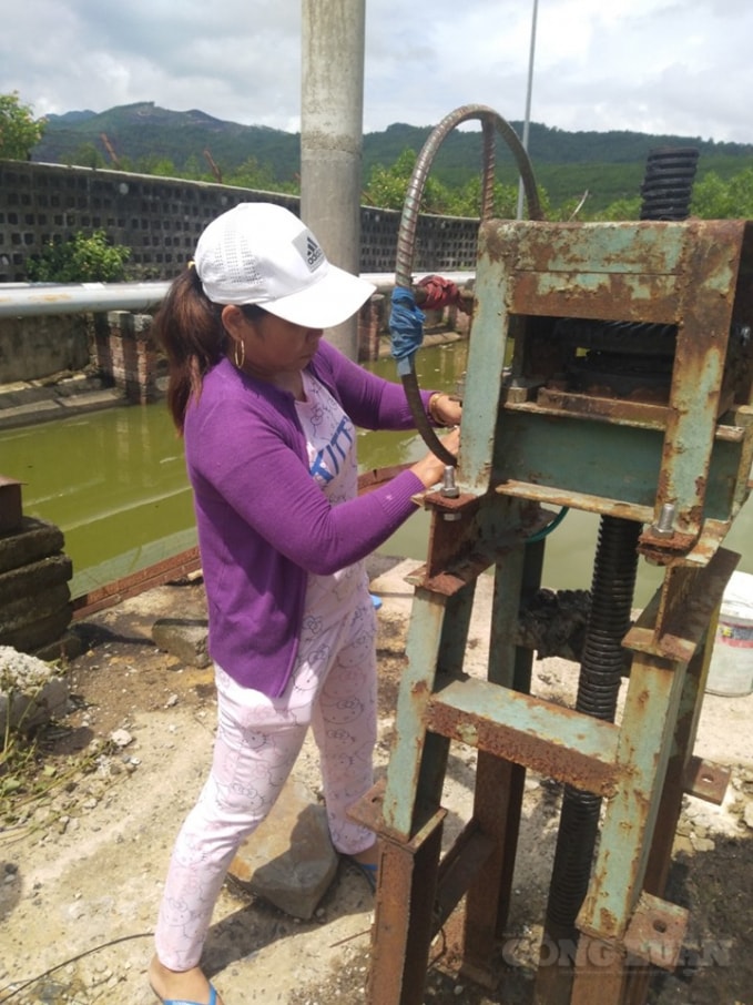 Niêm phong các cống xả từ hồ sinh thái ra môi trường