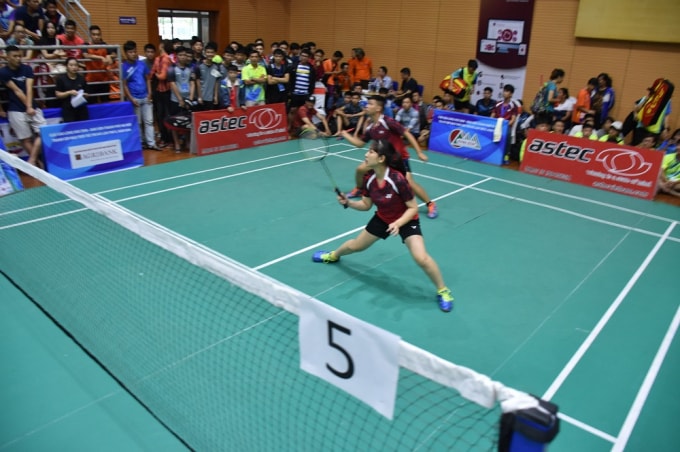 Một trận đấu tại Giải Cầu lông học sinh - sinh viên TP. Hà Nội mở rộng tranh Cúp báo Tuổi trẻ Thủ đô lần thứ V - 2018.