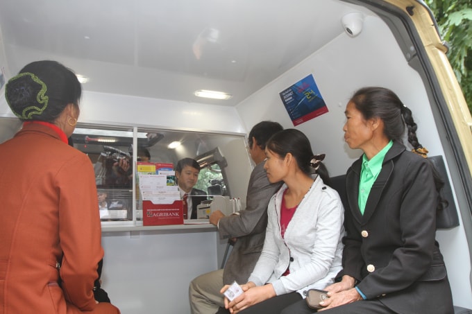 Không ngừng mở rộng về mạng lưới, hệ thống Agribank vươn tới tận vùng sâu, vùng xa, các địa bàn nông nghiệp, nông thôn của cả nước nhằm đáp ứng kịp thời nhu cầu vay vốn và sử dụng các dịch vụ ngân hàng của người dân trên cả nước.