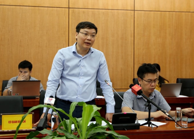 Vụ trưởng Vụ Công chức - Viên chức Trương Hải Long phát biểu tại buổi họp báo. Ảnh: từ Bộ Nội vụ.