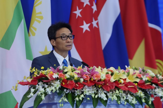 Phó Thủ tướng Vũ Đức Đam phát biểu tại lễ khai mạc Hội chợ và Hội nghị Thượng đỉnh thương mại-đầu tư Trung Quốc-ASEAN (CAEXPO và CABIS) lần thứ 16. Ảnh: VGP