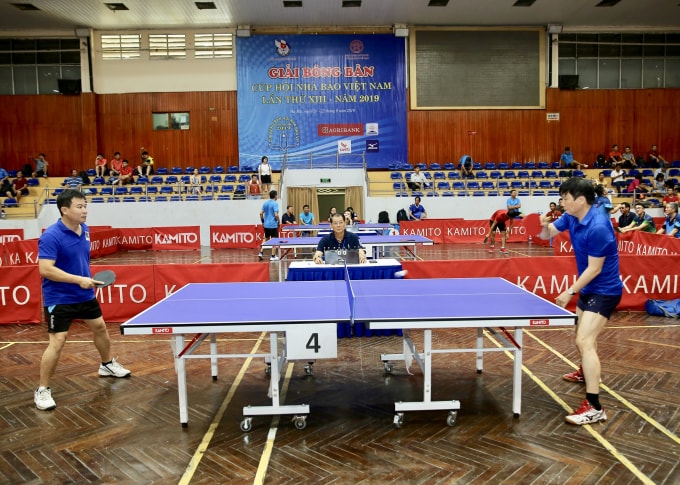 Khác biệt với ngày thi đấu thứ nhất, nhiều đường bóng xoáy điêu luyện và đầy chiến thuật được các VĐV tung ra vào ngày thi đấu thứ hai. Ảnh: Sơn Hải