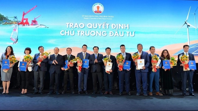 Nhiều nhà đầu tư đã nhận được quyết định chủ trương đầu tư từ UBND tỉnh Bình Thuận tại Hội nghị xúc tiến đầu tư