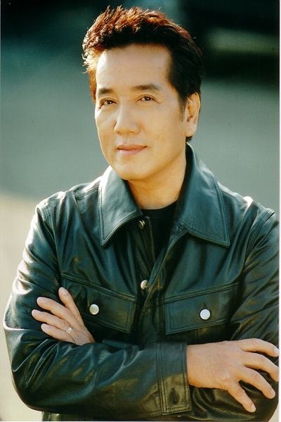 Hơn 50 năm làm nghệ thuật, Elvis Phương chưa một lần dính đến các scandal tình ái.