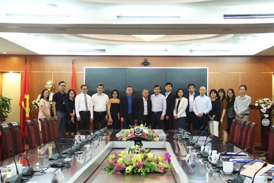 Đại diện Bộ TT&TT và JICA Nhật Bản chụp ảnh lưu niệm. Ảnh: PV