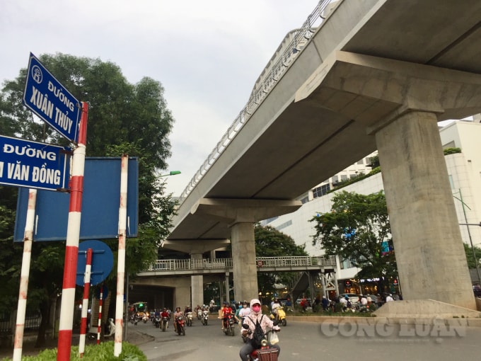 Phân luồng giao thông, phục vụ thi công lắp đặt thang máy tại các nhà ga đường sắt Nhổn - Ga Hà Nội trên đường Xuân Thủy, Cầu Giấy