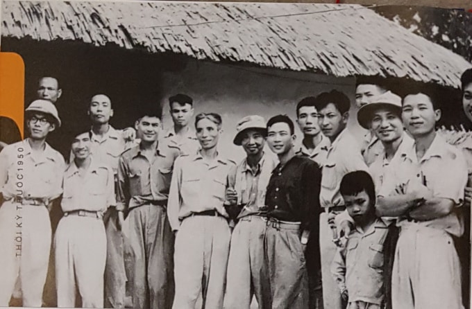 Tại nơi này (Xóm Chòi, xã Mỹ Yên) các tên tuổi như: Tố Hữu, Nguyễn Đình Thi, Thế Lữ, Nguyễn Huy Tưởng, Nguyễn Tuân, Nam Cao… từng ở và làm việc.