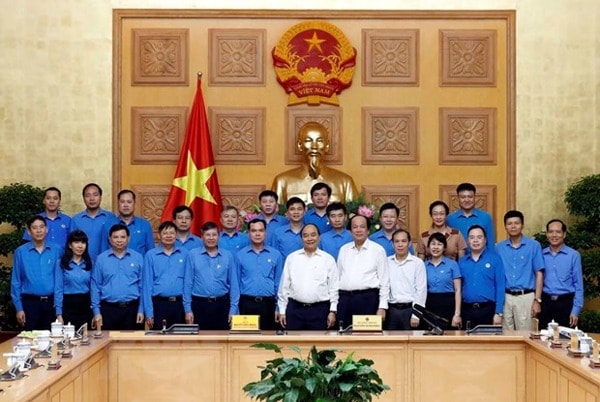 Thủ tướng Nguyễn Xuân Phúc và các đại biểu. Ảnh: TTXVN