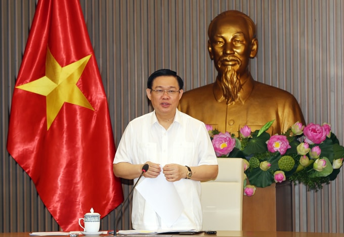 Phó Thủ tướng Vương Đình Huệ chủ trì cuộc họp. Ảnh: VGP