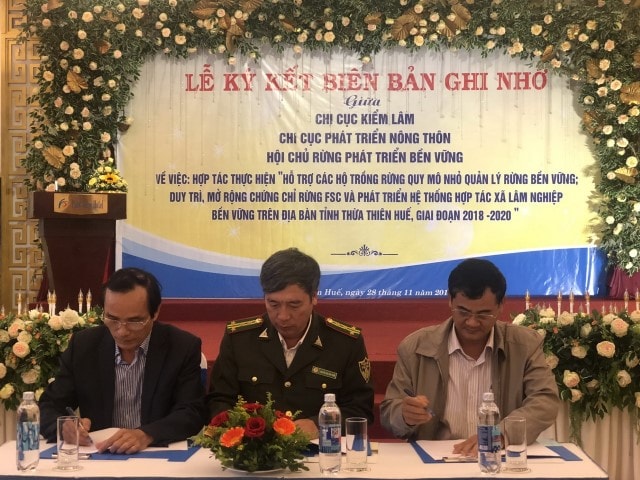 Hình ảnh Lễ ký kết biên bản ghi nhớ về việc hợp tác hỗ trợ việc mở rộng chứng chỉ FSC trên địa bàn toàn tỉnh.