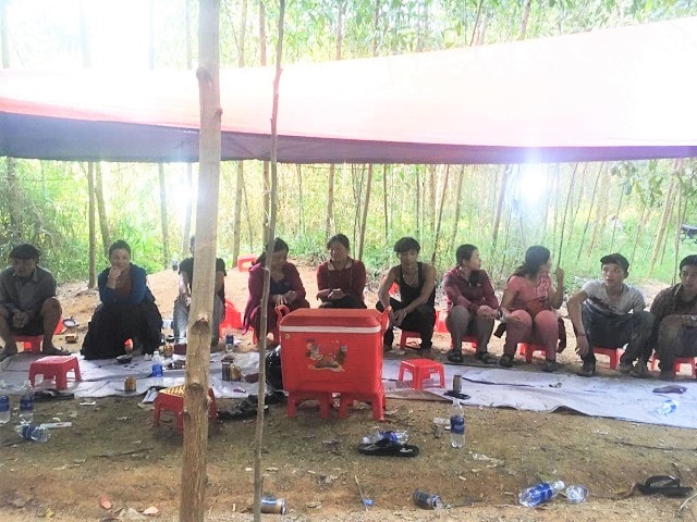Một nhóm người chơi xóc đĩa bị lực lượng chức năng Quảng Nam bắt giữ cách đây không lâu. Ảnh: Công an