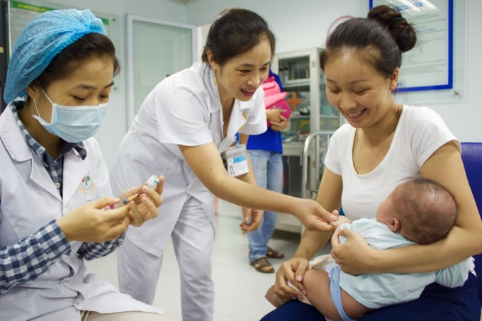 Các đơn vị thực hiện quy định về đấu thầu trong cung ứng văc xin phục vụ công tác tiêm chủng. Ảnh minh họa.