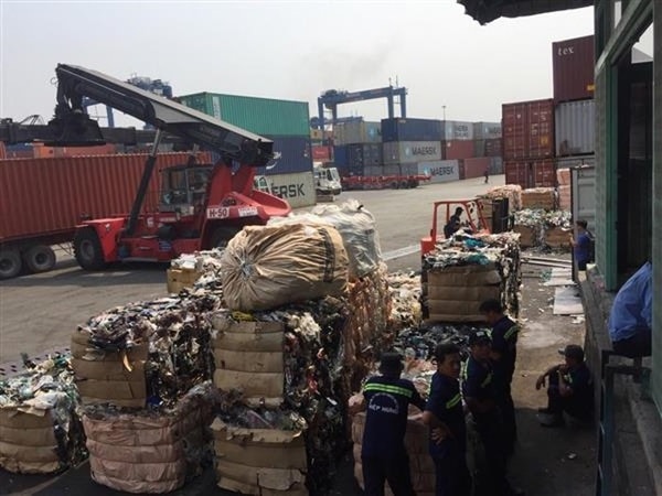 Bộ Tài nguyên Môi trường được Thủ tướng giao nghiên cứu, đề xuất giải pháp xuất trả phế liệu nhựa nhập khẩu theo hướng như Malaysia, Philippines đang áp dụng. Ảnh minh họa