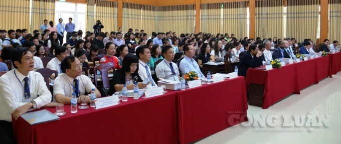 Các đại biểu trong và ngoài nước tham dự Hội thảo.