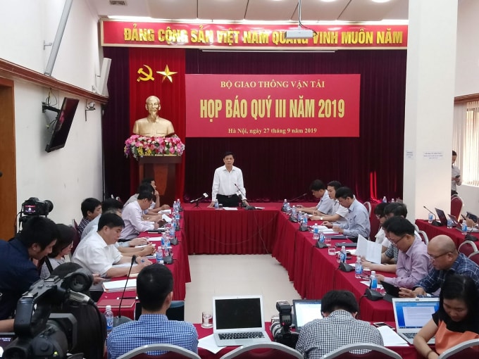 Thứ trưởng Bộ GTVT Nguyễn Ngọc Đông trả lời hàng loạt vấn đề “nóng” đang được dư luận quan tâm