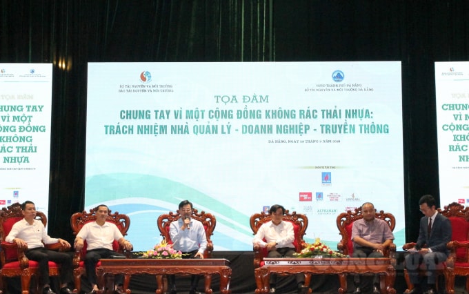 Toạ đàm “Chung tay vì một cộng đồng không rác thải nhựa”.