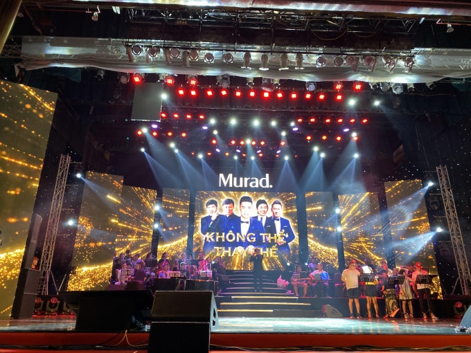 Sân khấu hoành tráng liveshow 