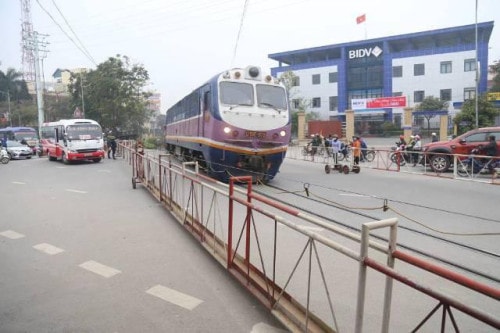 Cử tri tỉnh Phú Thọ kiến nghị đưa đường sắt ra ngoài trung tâm thành phố Việt Trì và thị xã Phú Thọ (Ảnh minh họa)