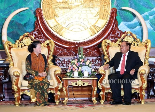 Chủ tịch Quốc hội Nguyễn Thị Kim Ngân hội kiến Tổng Bí thư, Chủ tịch nước Lào Bounnhang Vorachith. Ảnh: quochoi.vn