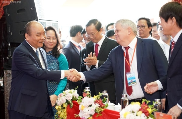 Thủ tướng Nguyễn Xuân Phúc và các đại biểu tham dự Hội nghị. Ảnh: VGP