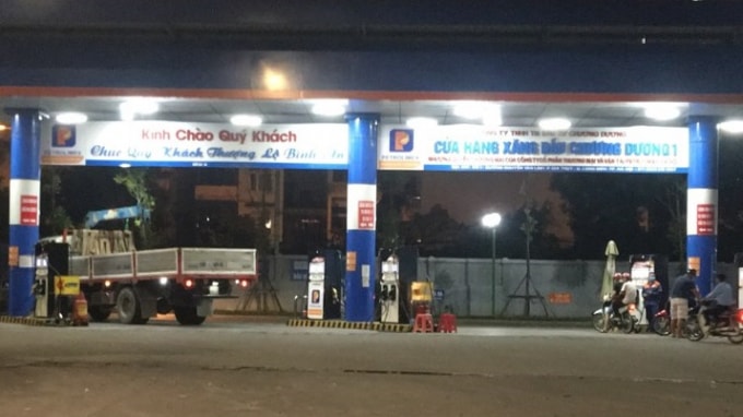 Giá xăng E5 RON92 tăng 666 đồng/lít. Ảnh: Minh Đạt