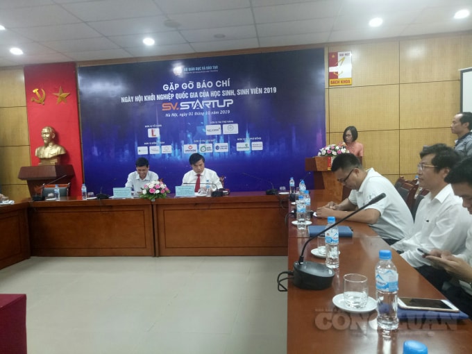 Toàn cảnh diễn ra buổi gặp gỡ báo chí: