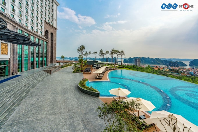 Không gian mở ấn tượng của Khách sạn FLC Grand Hotel Hạ Long tại thành phố Vịnh.