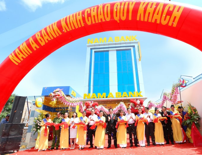 Lễ cắt băng khai trương hoạt động Nam A Bank Ninh Hải vào sáng ngày 27/9.