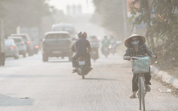 TP Hà Nội đánh giá, khí thải từ ôtô, xe máy là một trong 12 nguyên nhân gây ô nhiễm không khí. Ảnh minh họa.