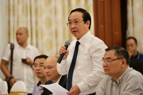 Ông Nguyễn Thế Hùng, Phó Chủ tịch UBND TP Hà Nội trả lời phóng viên