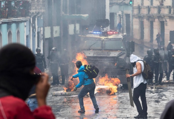 Người biểu tình tại Ecuador. Ảnh: Reuters