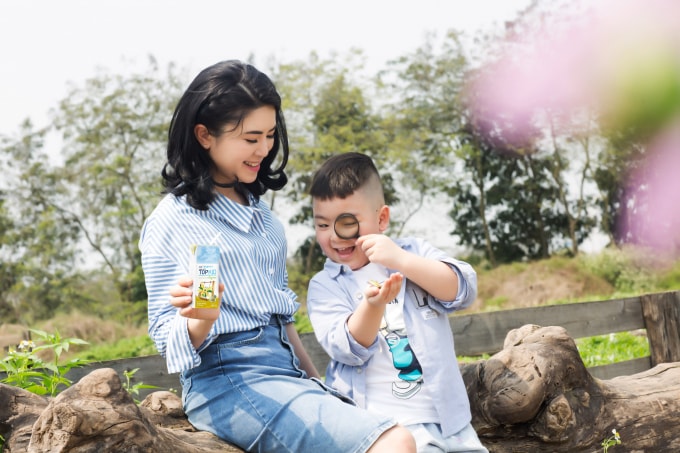 Tập đoàn TH trở thành doanh nghiệp tiên phong trong việc thay thế ông hút nhựa bằng ống hút thân thiện với môi trường.