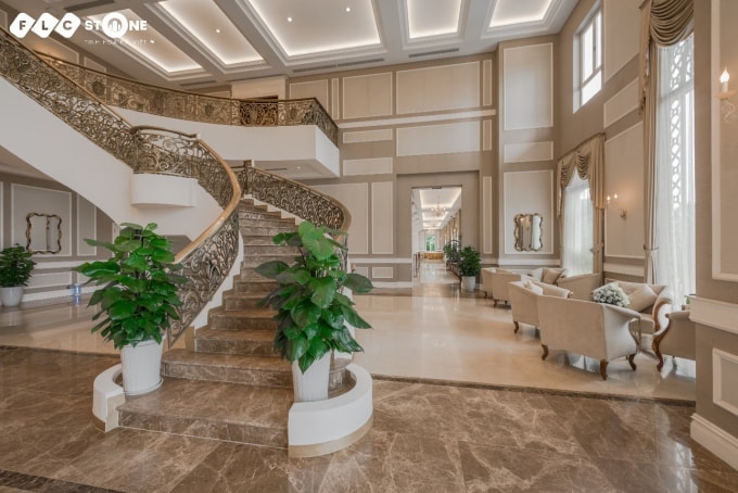 Đá marble Brown Café của FLC STONE với tông màu nâu trầm ấm là sự lựa chọn hoàn hảo cho gia chủ mệnh Kim